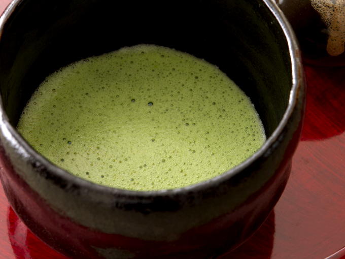 The smooth and mellow taste of this Matcha is uniquely brought out by the special drying process.